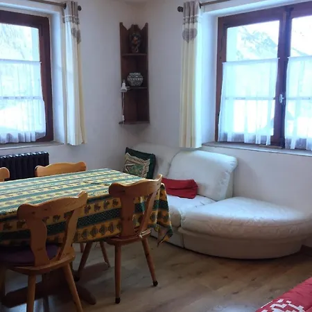 Family House With Balcony Garden Wi Fi