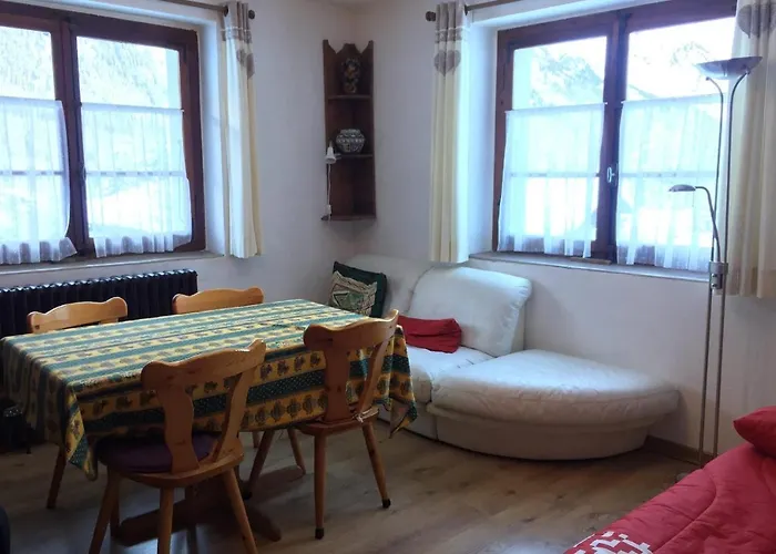 Family House With Balcony Garden Wi Fi